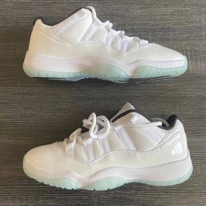 Air Jordan 11 Low “Legend Blue”